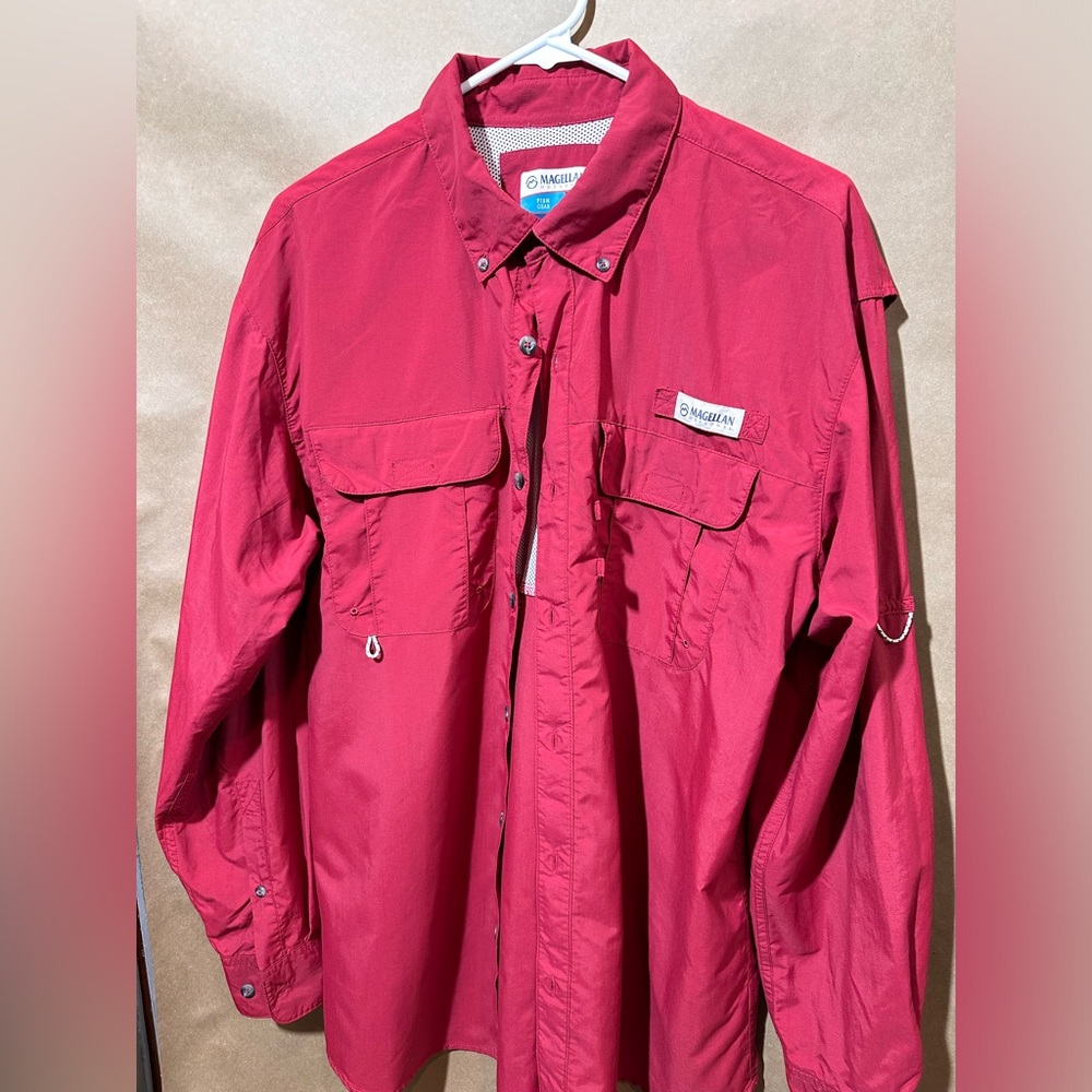 MAGELLAN OUTDOORS FISH GEAR RELAXED FIT MENS RED LONG SLEEVE SHIRT SIZE M